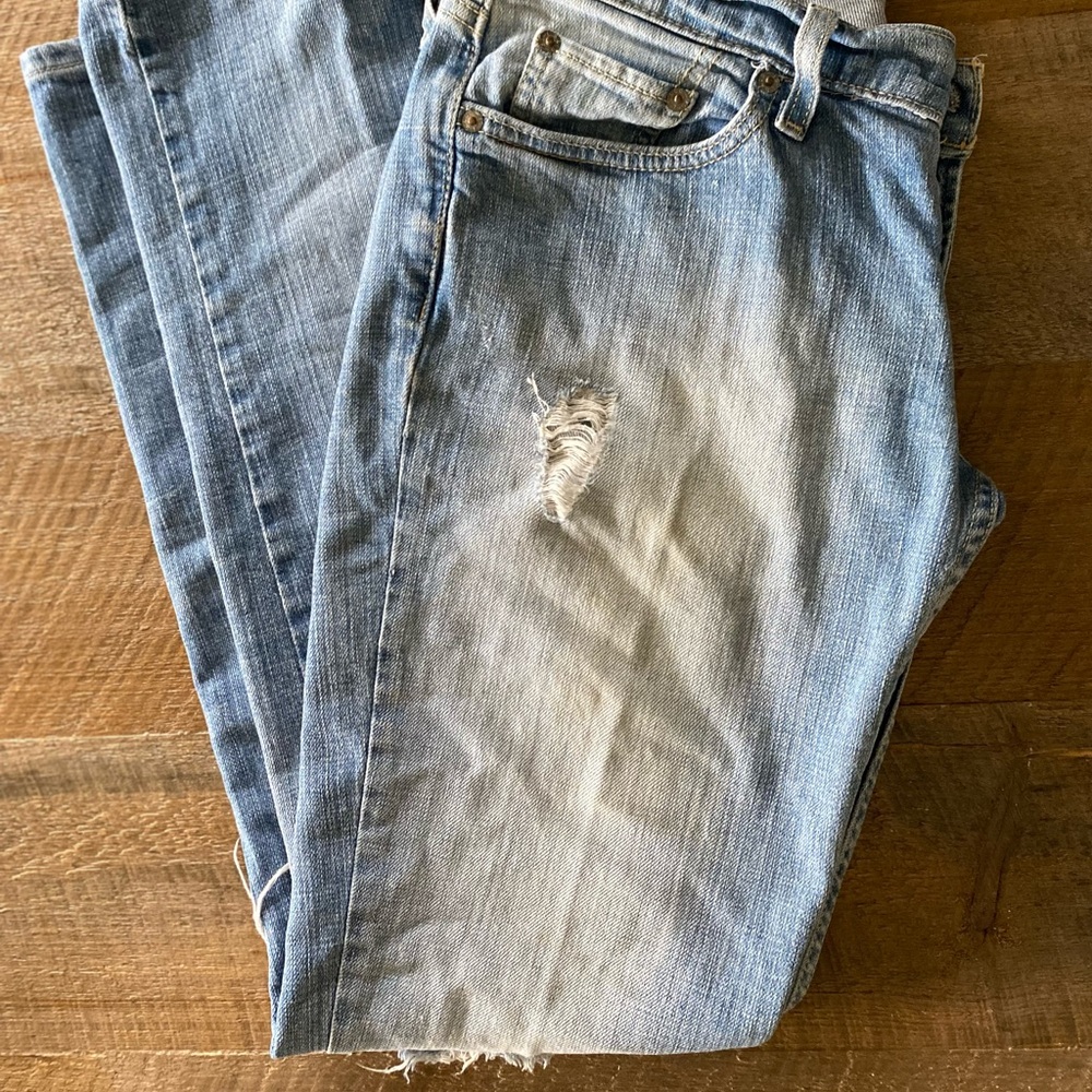 Vintage 2000’s Levi’s 524 low rise jeans